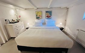 Room With Private Bathroom, 10-15 Min To Copenhagen